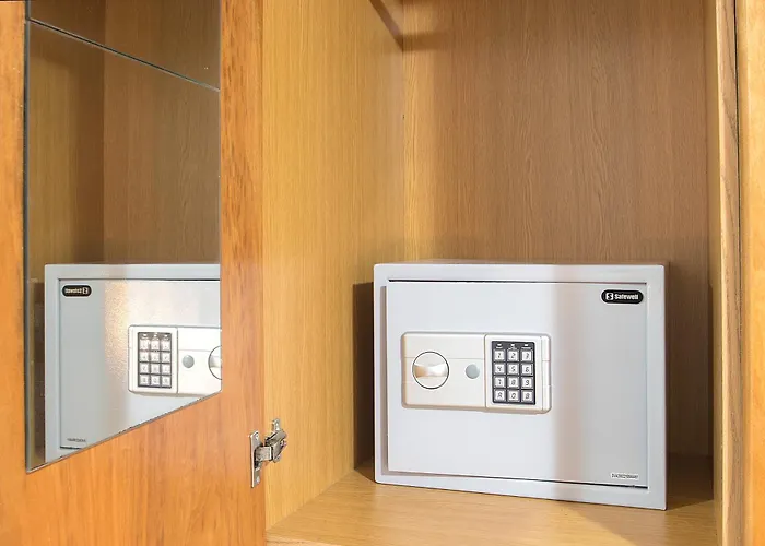 D & E アパート *