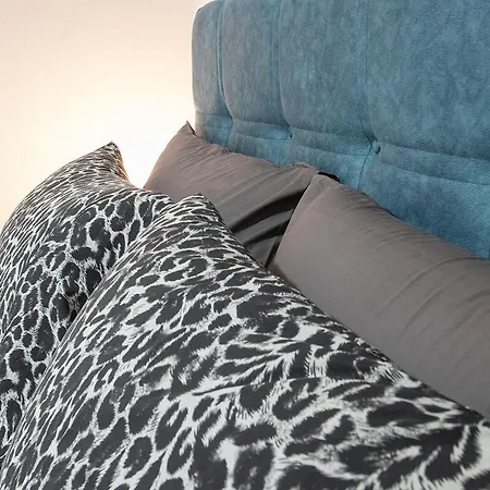 D & E スキアトスタウン